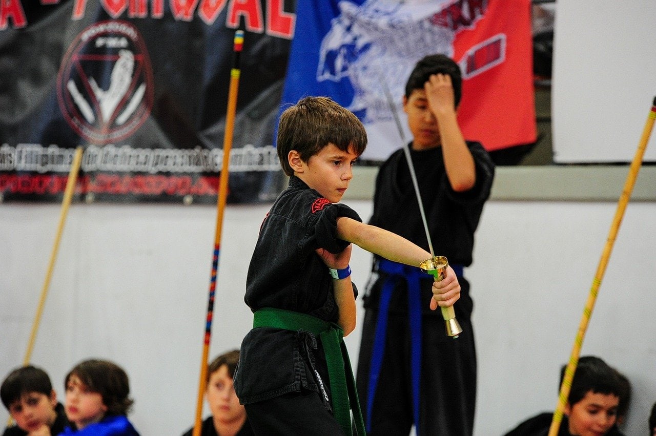 Japan Kinder  lernen Kampfkunst Kenjutsu