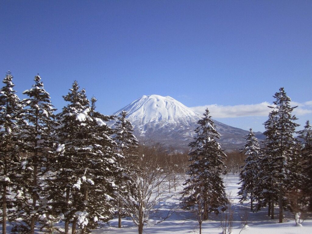 Vulkan Mount Yotei nahe Niseko, auch „Hokkaidos Fuji“ genannt.