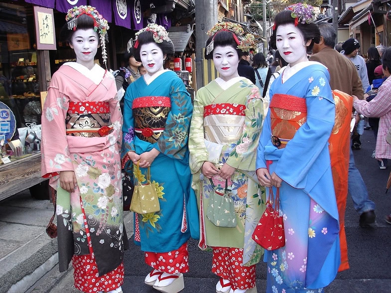 Geishas im Gion-Viertel in Kyoto