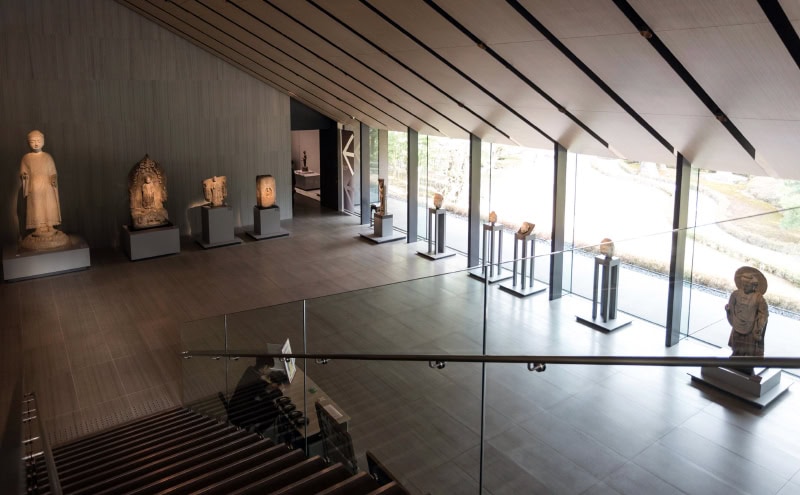 Moderne Architektur des Nezu Museums in Tokio