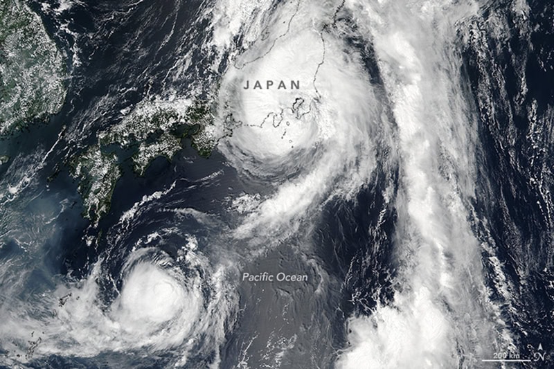 Taifune über Japan Land und Wasser sichtbar aus dem All